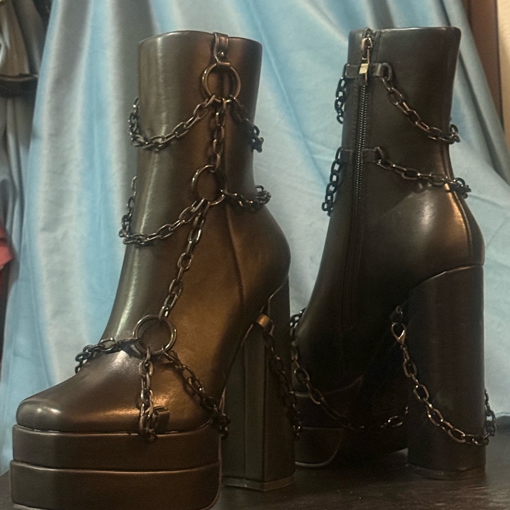 Killstar “Gloomed and Doomed” black PU Platform Chain boot